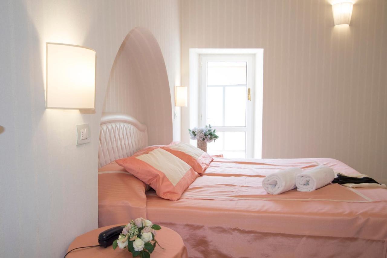 Hotel Nazionale Леванто Екстериор снимка